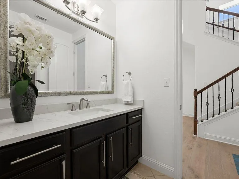102 Kildrummy Ln — Photo 16