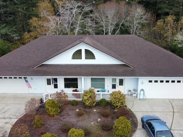 1011/1021 10th St, Florence, OR 97439