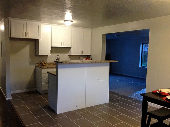 3rd image of 1085 N American Beauty Dr