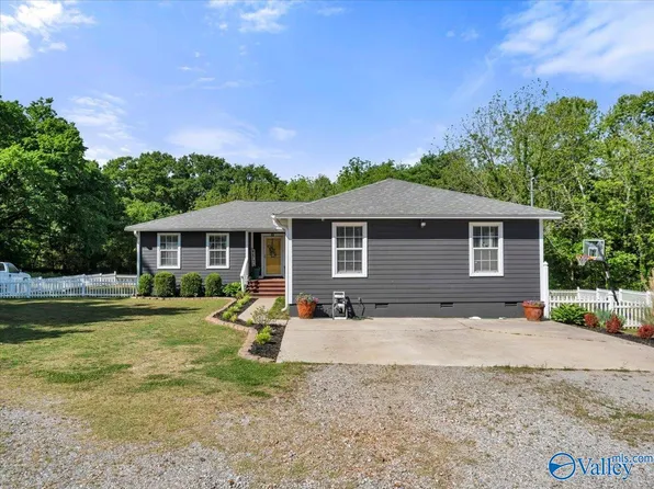 908 Wess Taylor Rd, Huntsville, AL 35811