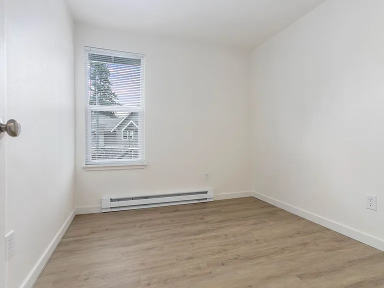 Glacier Park Apartments — Photo 34