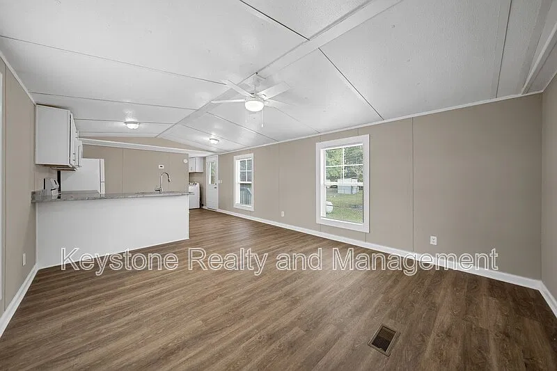 2 bed, 1.0 bath, 840 sqft, $895 — Photo 3