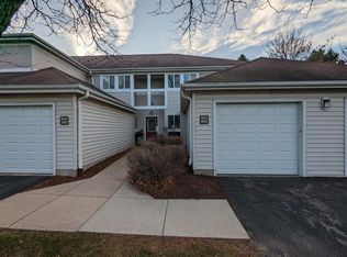 853 W Puetz Rd #44, Oak Creek, WI 53154