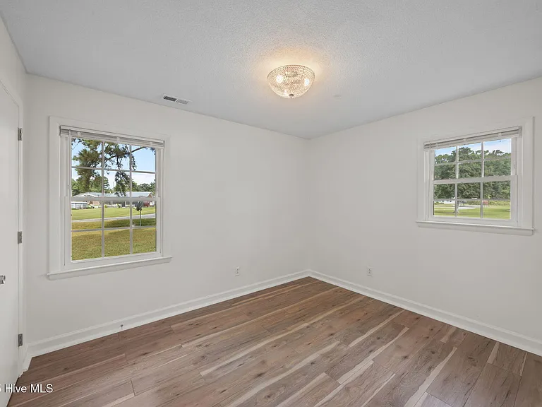 74 Cedar Rd — Photo 18