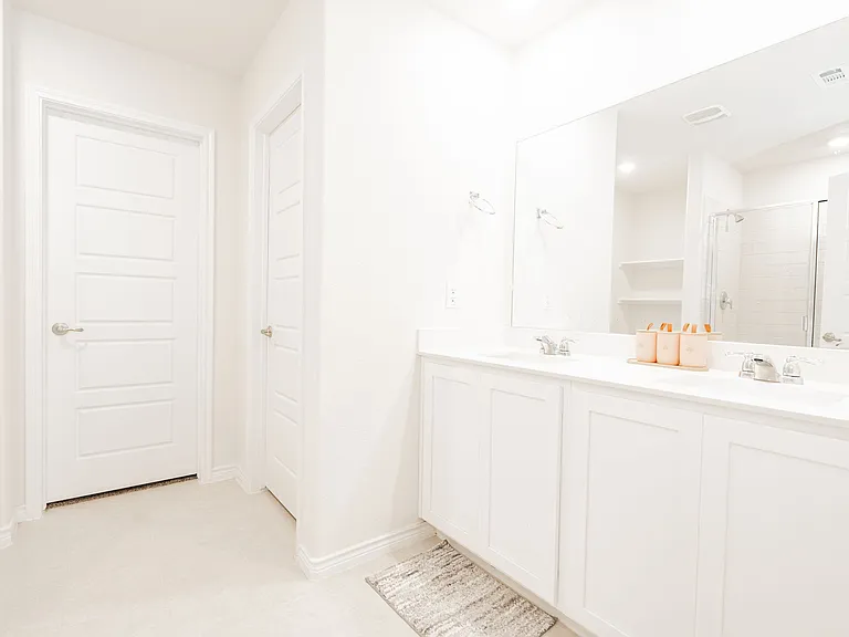 555 Delaware Rd — Photo 3