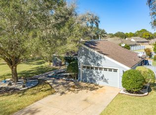 222 Canterbury Dr, West Columbia, TX 77486