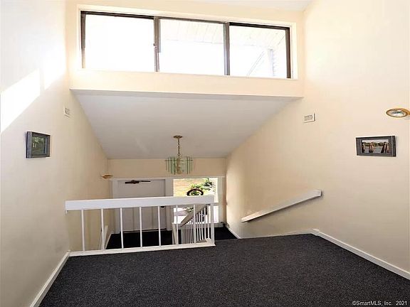 3rd image of 73 Brookwood Dr APT D