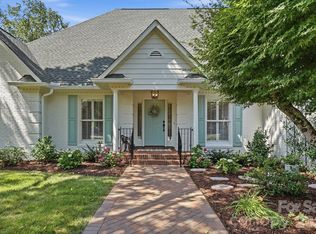 1136 Concord Rd, Davidson, NC 28036