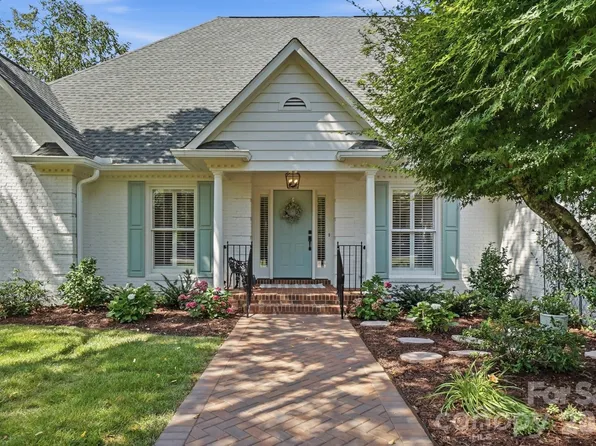 1136 Concord Rd, Davidson, NC 28036
