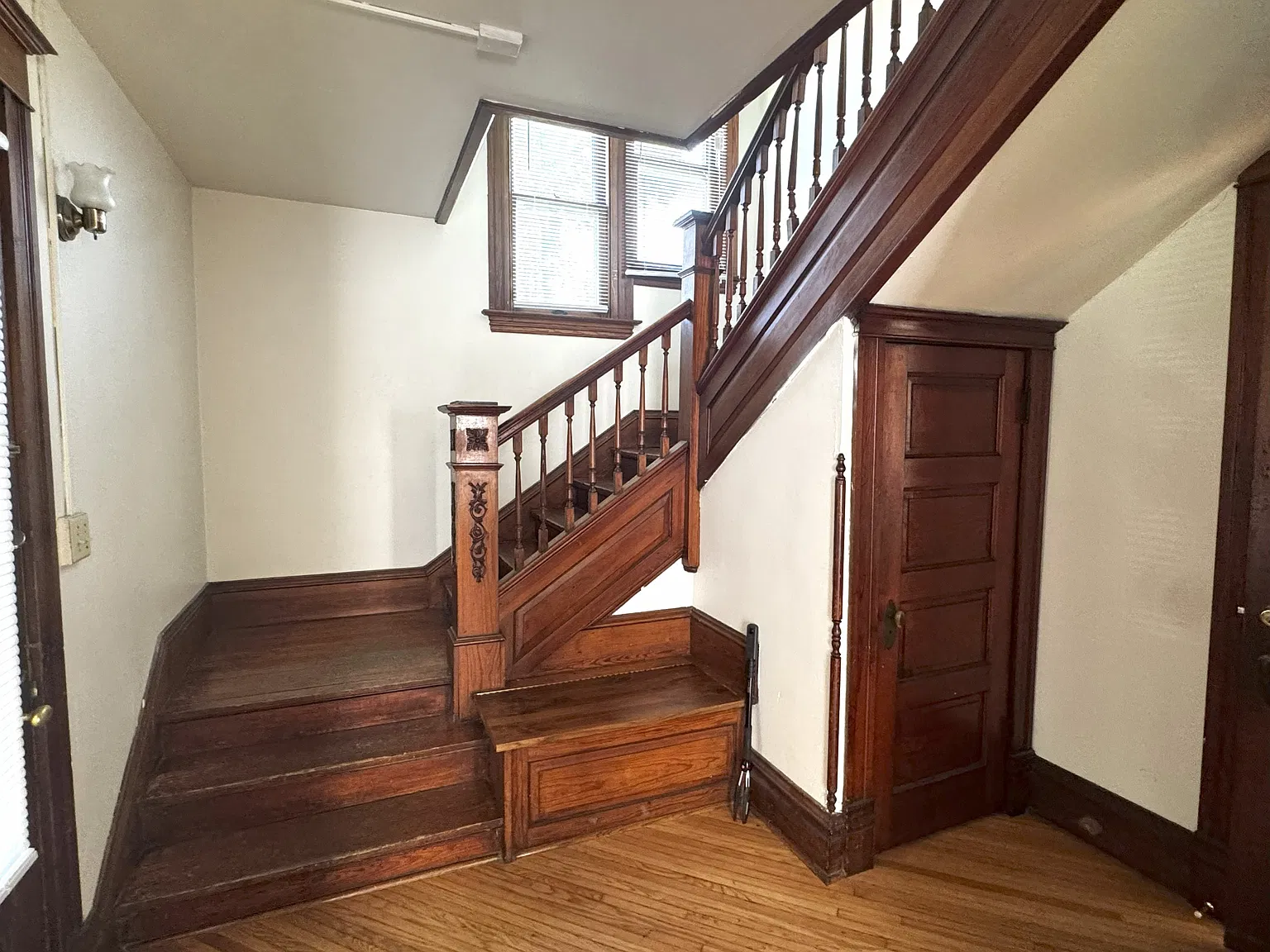 6 bed, 3500 sqft, $4,450 — Photo 4