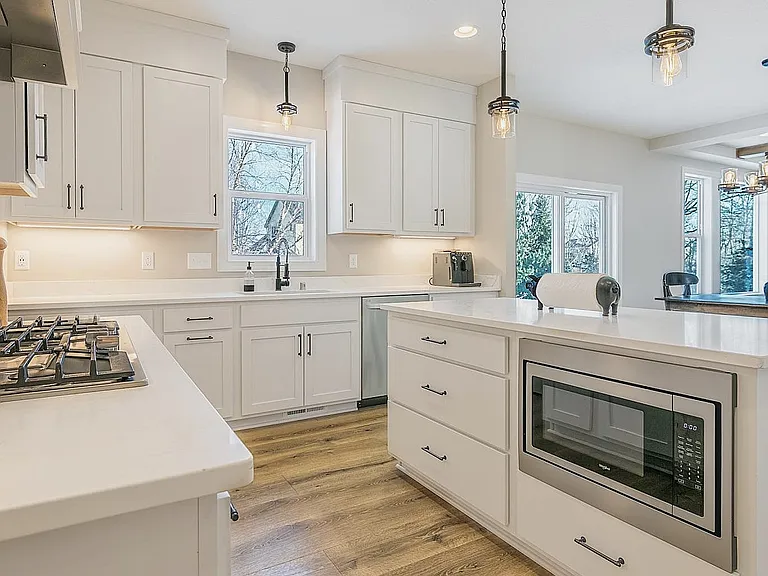 6431 Alvarado Ln N — Photo 11