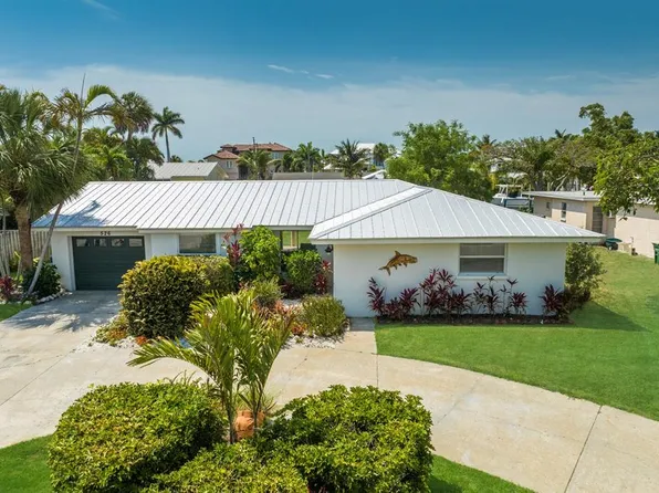 526 69th St, Holmes Beach, FL 34217