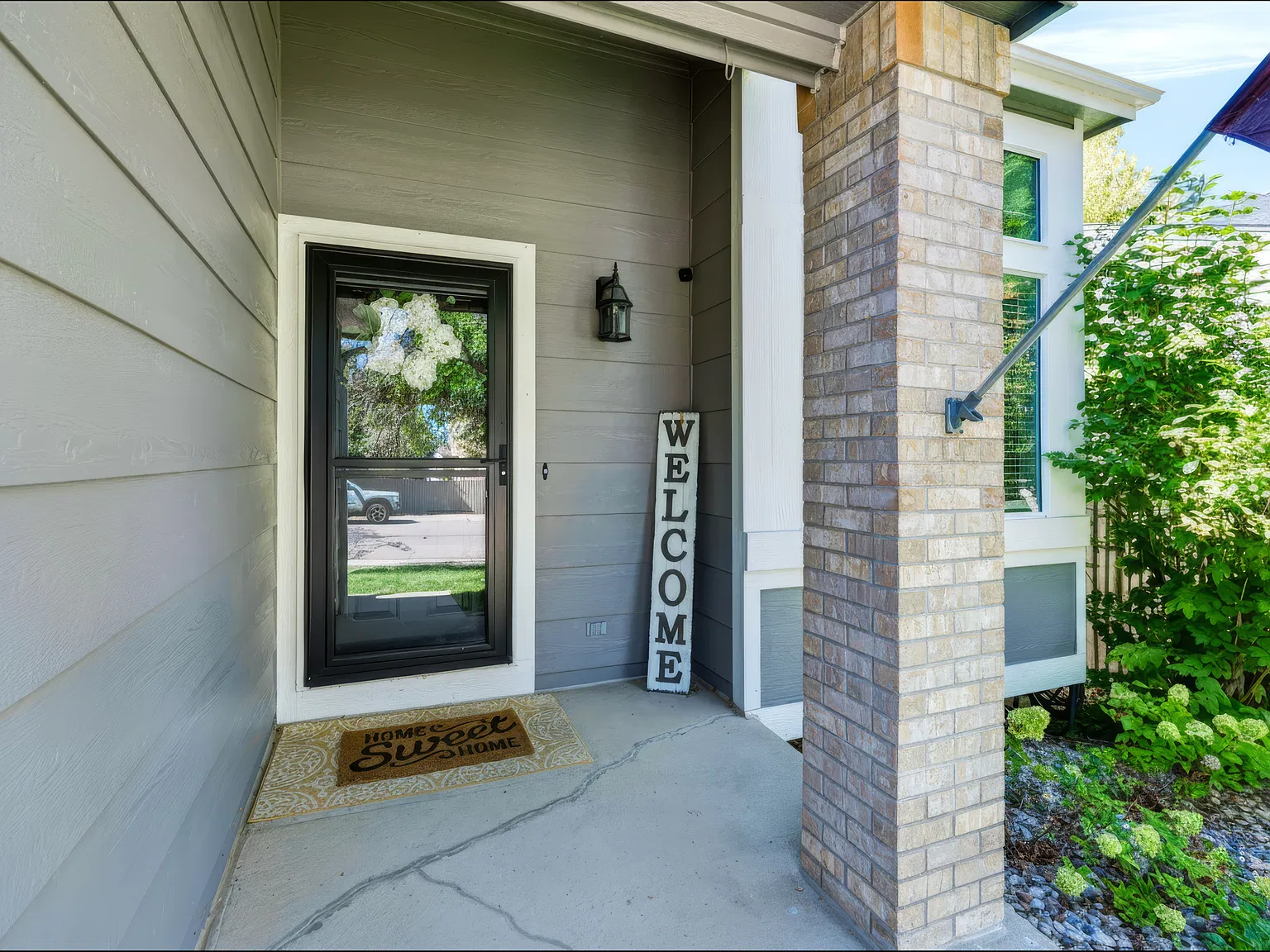3 bed, 5532 sqft, $3,095 — Photo 1