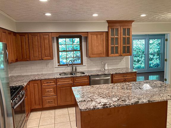 Well planned kitchen with great cabinetry!