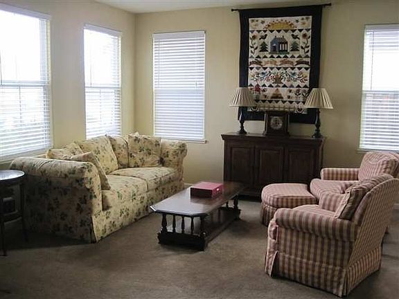2nd image of 1422 Croydon Ct