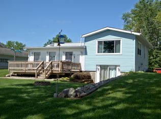 137 Lakeside Dr, Quincy, MI 49082