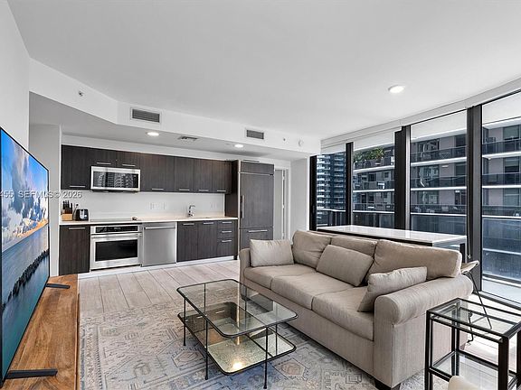 5th image of 55 SW 9th St Unit 1103