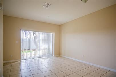 2nd image of 10672 Savannah Wood Dr