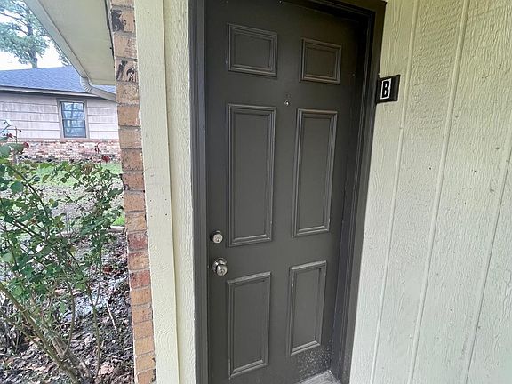 2nd image of 108 Mary Ellen Dr #B