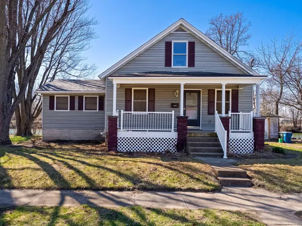 2006 Angle St, Muscatine, IA 52761