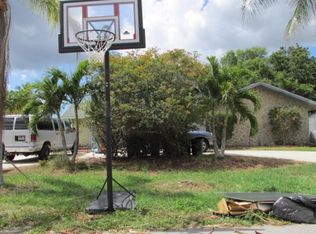714 SE 33rd Ter, Cape Coral, FL 33904