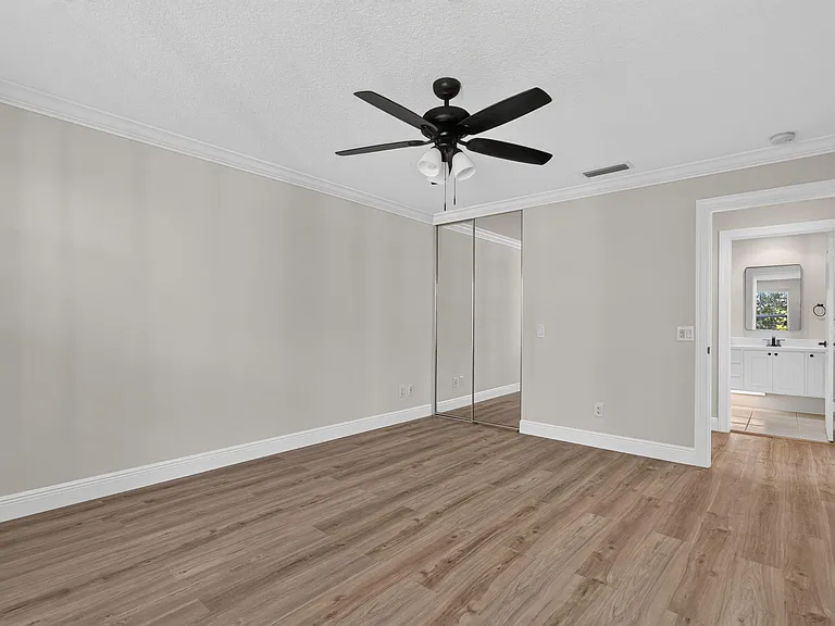 3546 SE Glacier Ter — Photo 29