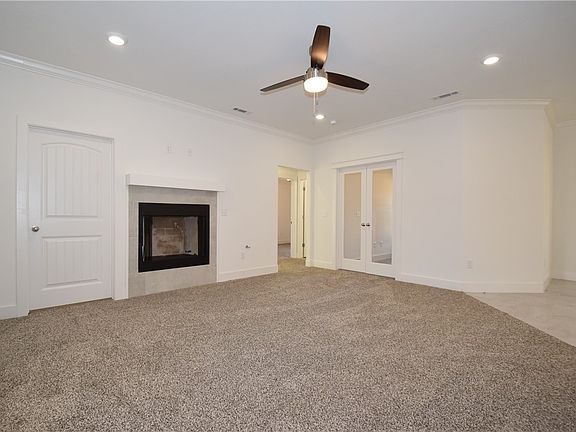 5th image of 1905 E Hudson Dr