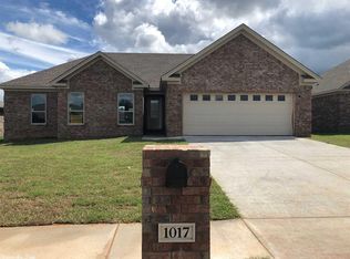 1017 Parham Dr, Jacksonville, AR 72076