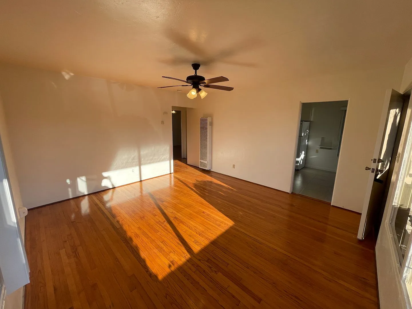 Awesome Ocean View Beach Home Steps from the Sand--Half block from the beach — Photo 4