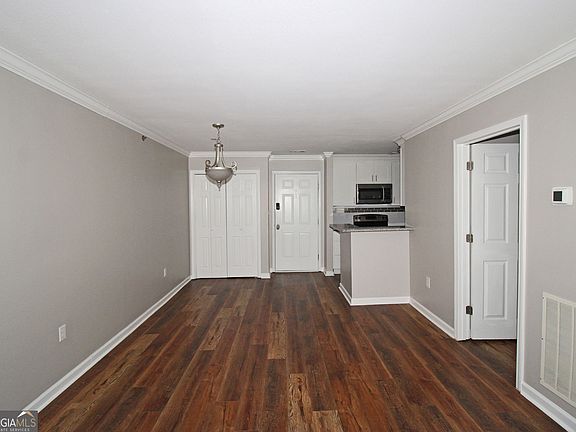 4th image of 1106 Highland Bluff Dr SE #106
