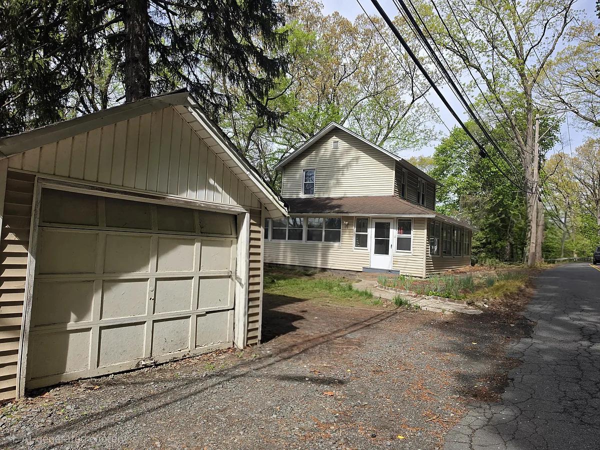 Building Photo - 60 S Greenbush Rd #1
