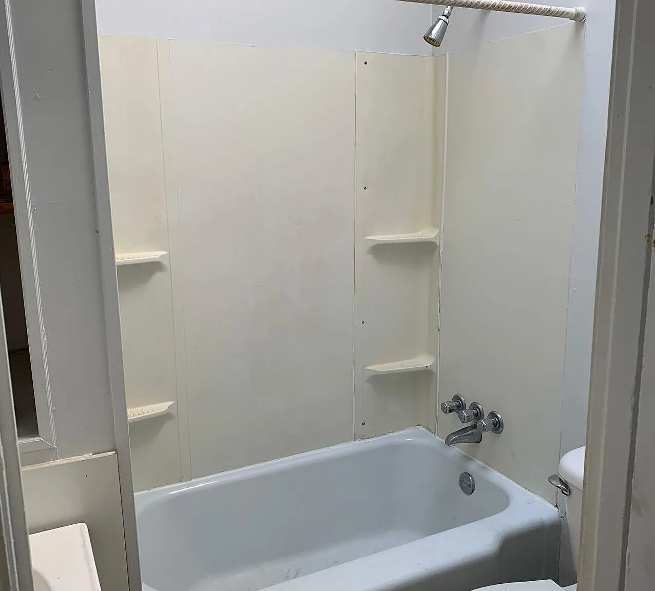 Studio, 350 sqft, $1,100 — Photo 2