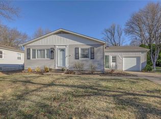 9006 W 99th Ter, Overland Park, KS 66212