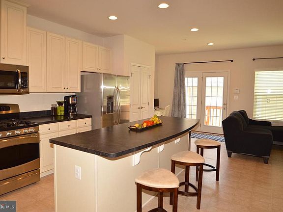 2nd image of 22754 Autumn Breeze Ave