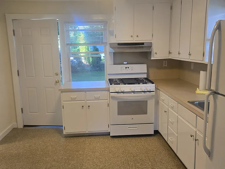 273 Pearl Harbor St — Photo 5