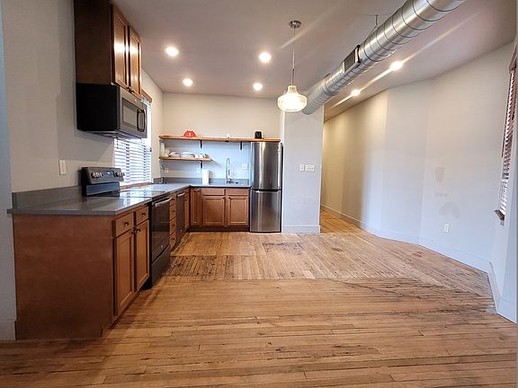 5th image of 338 Forest Ave #B7