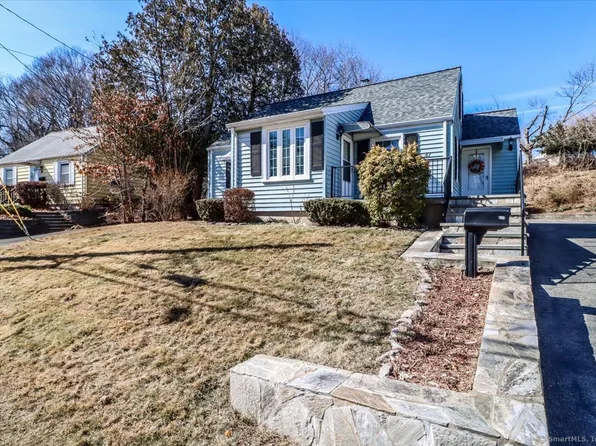 61 Cricklewood Road, Milford, CT 06460