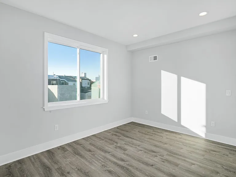 1302 N Marshall St #2 — Photo 34
