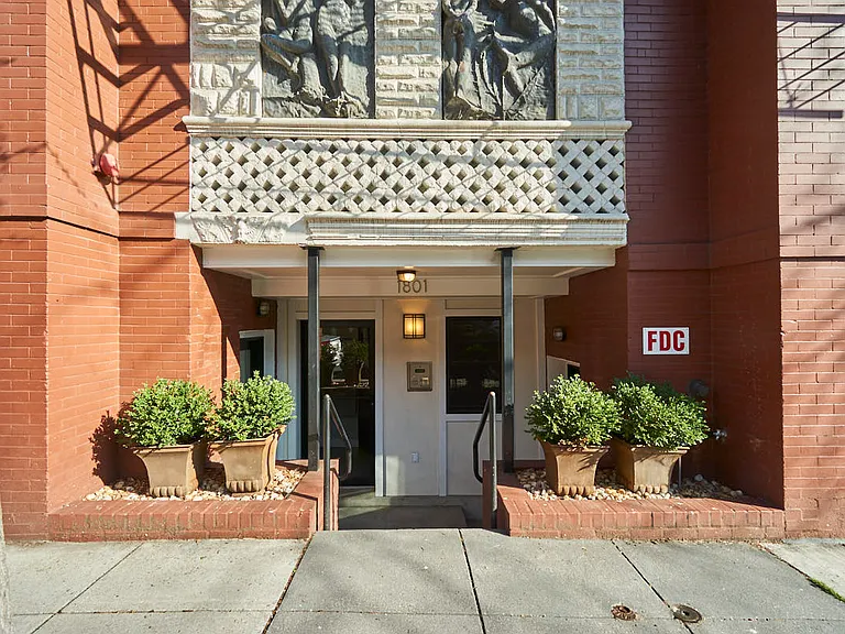 1801 Swann St NW #101 — Photo 24