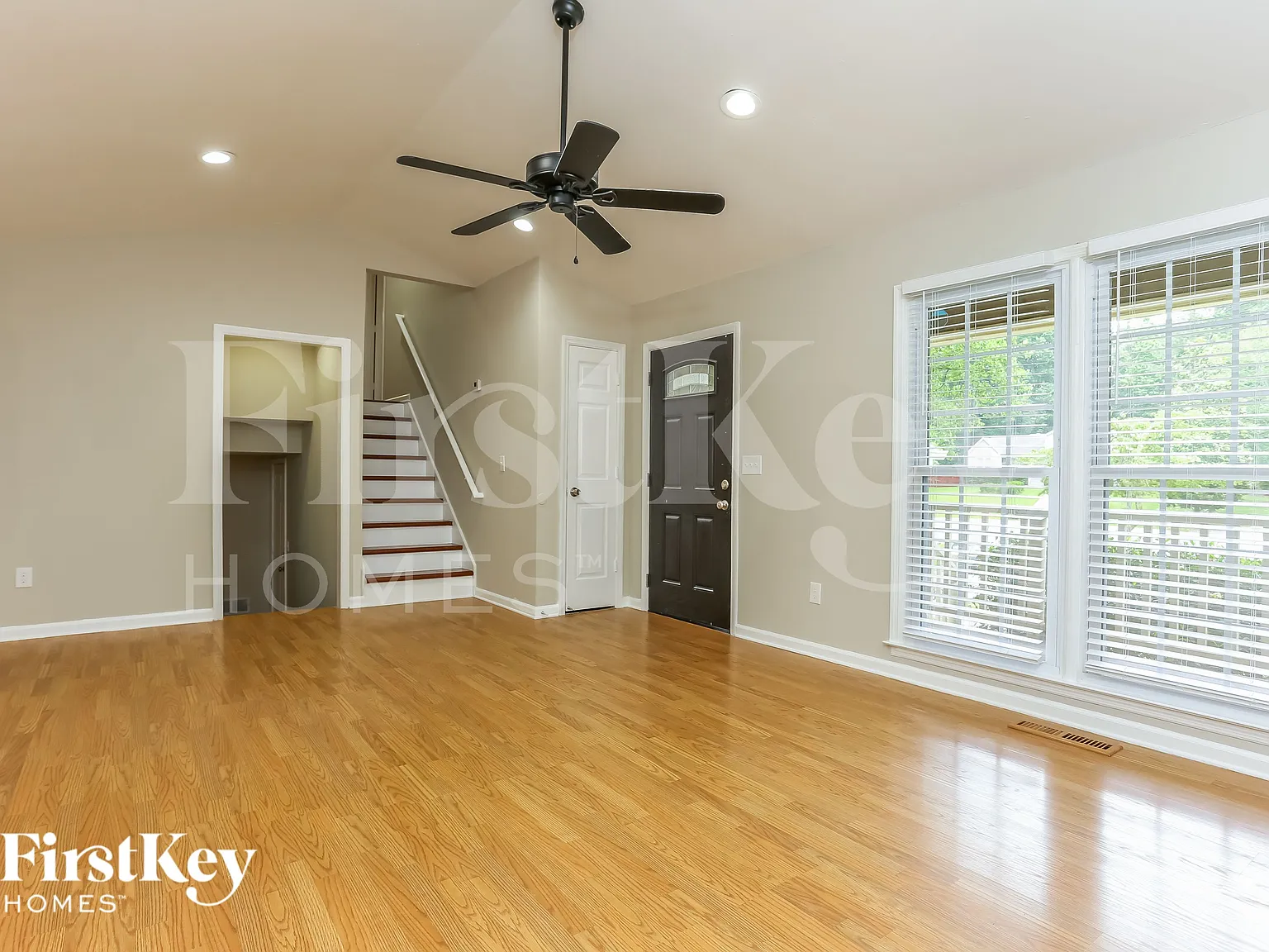 4 bed, 2.0 bath, 1491 sqft, $1,805 — Photo 4