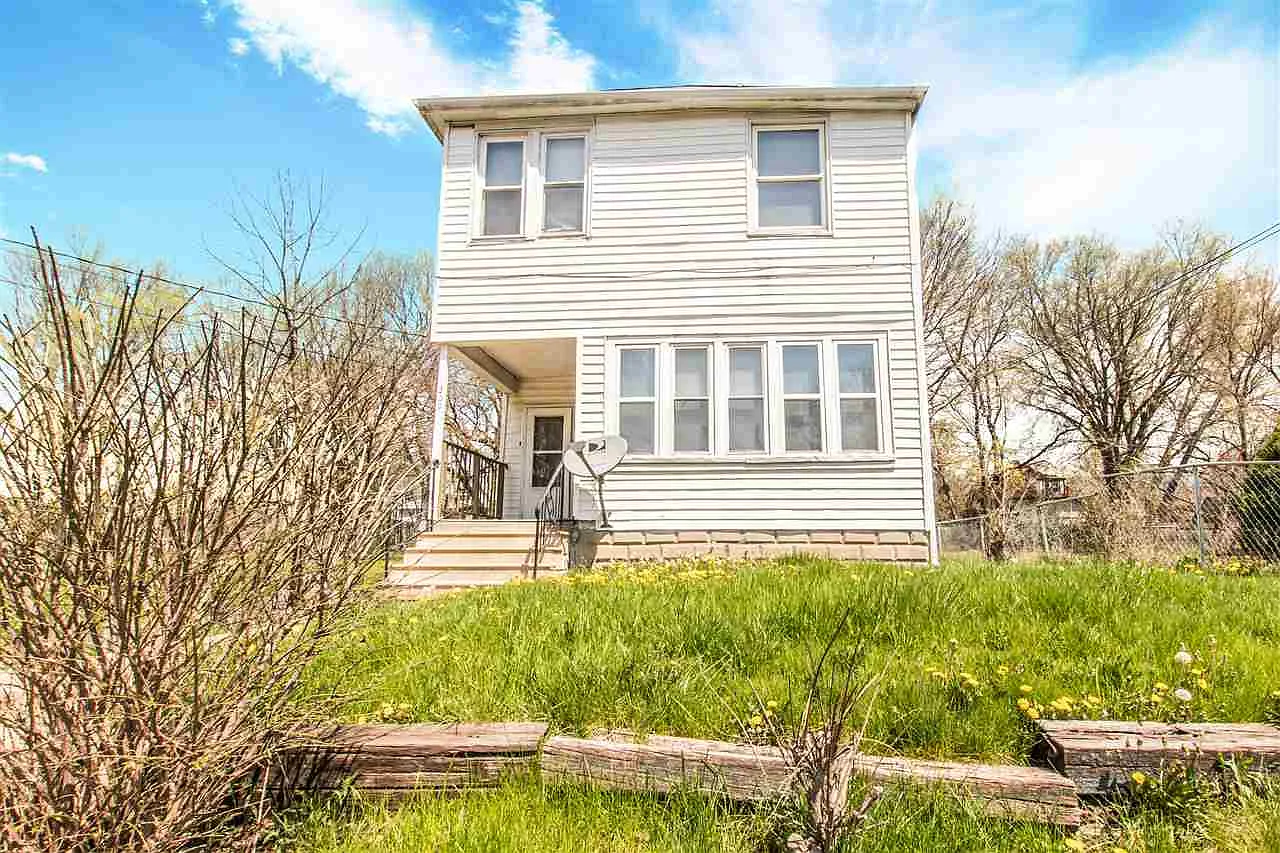 209 E Thrush Ave photo 1