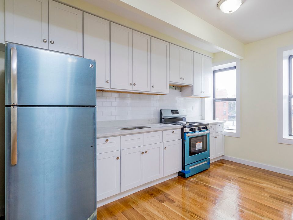 2nd image of 200 Sterling Pl APT 3M
