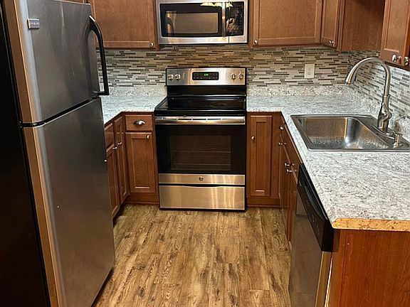 3rd image of 6530 Davidson St #5E