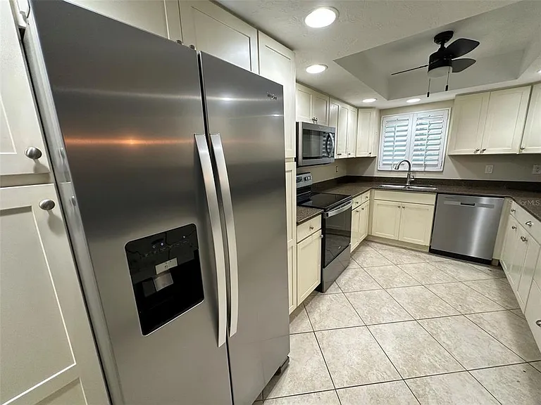 1641 Southwood St #1641 — Photo 8