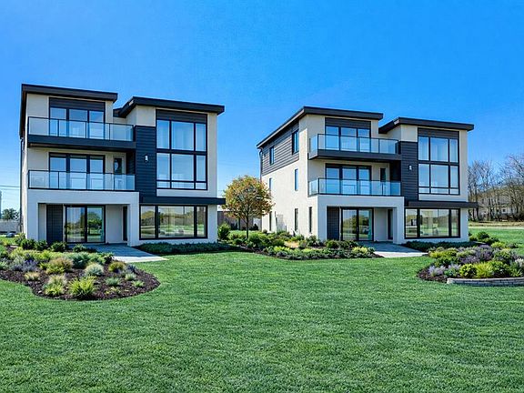 2nd image of 528 NW 8th St Lot 17-18