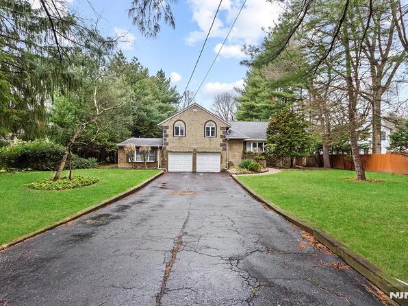 123 Demarest Ave, Closter, NJ 07624