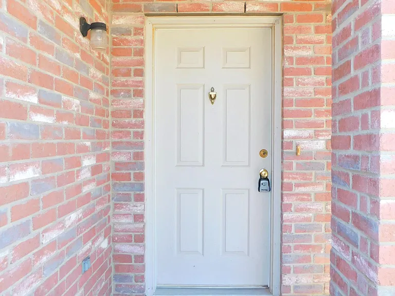 3230 Andalusian Dr — Photo 3