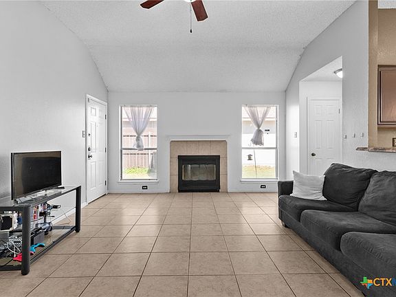 4th image of 2505 Armadillo Dr