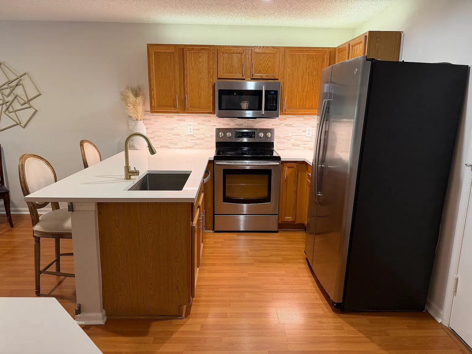3 bed, 2.5 bath, 1504 sqft, $3,100 — Photo 4