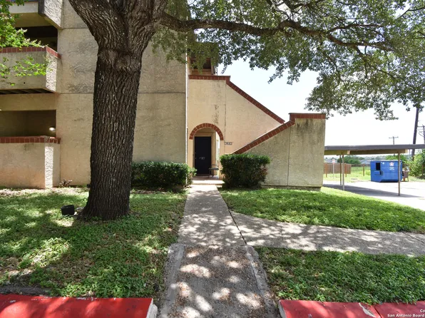 6100 Woodlake Pkwy #707, San Antonio, TX 78244